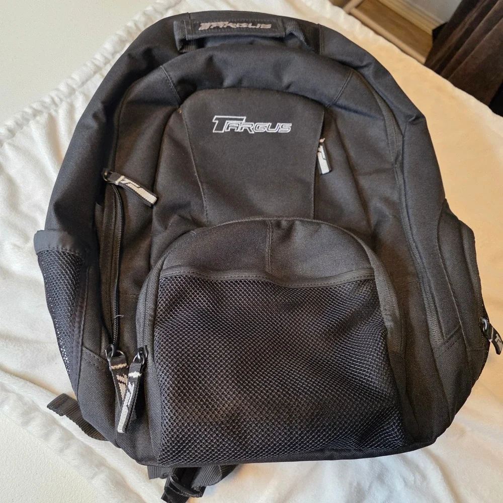 Targus Groove Laptop Backpack Black CVR600 Business Travel School Bag